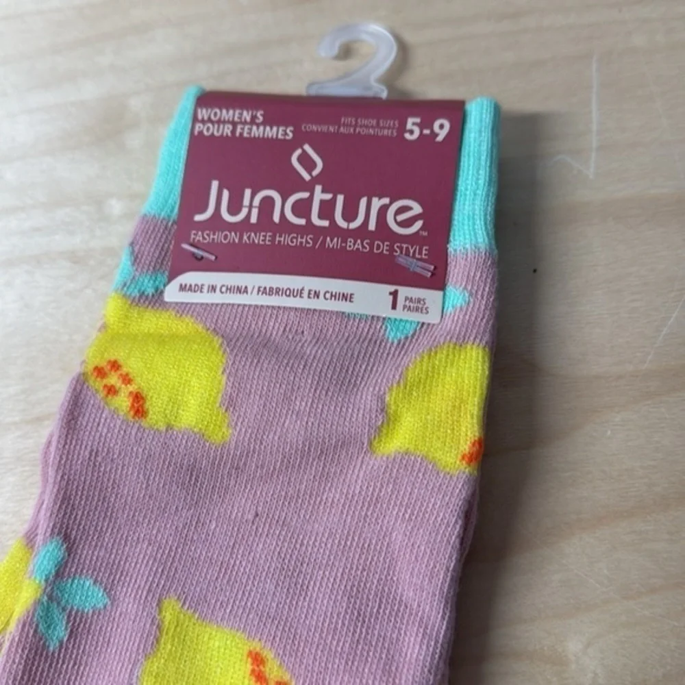 NWT‎ Lemon 🍋 print knee high socks size 5-9